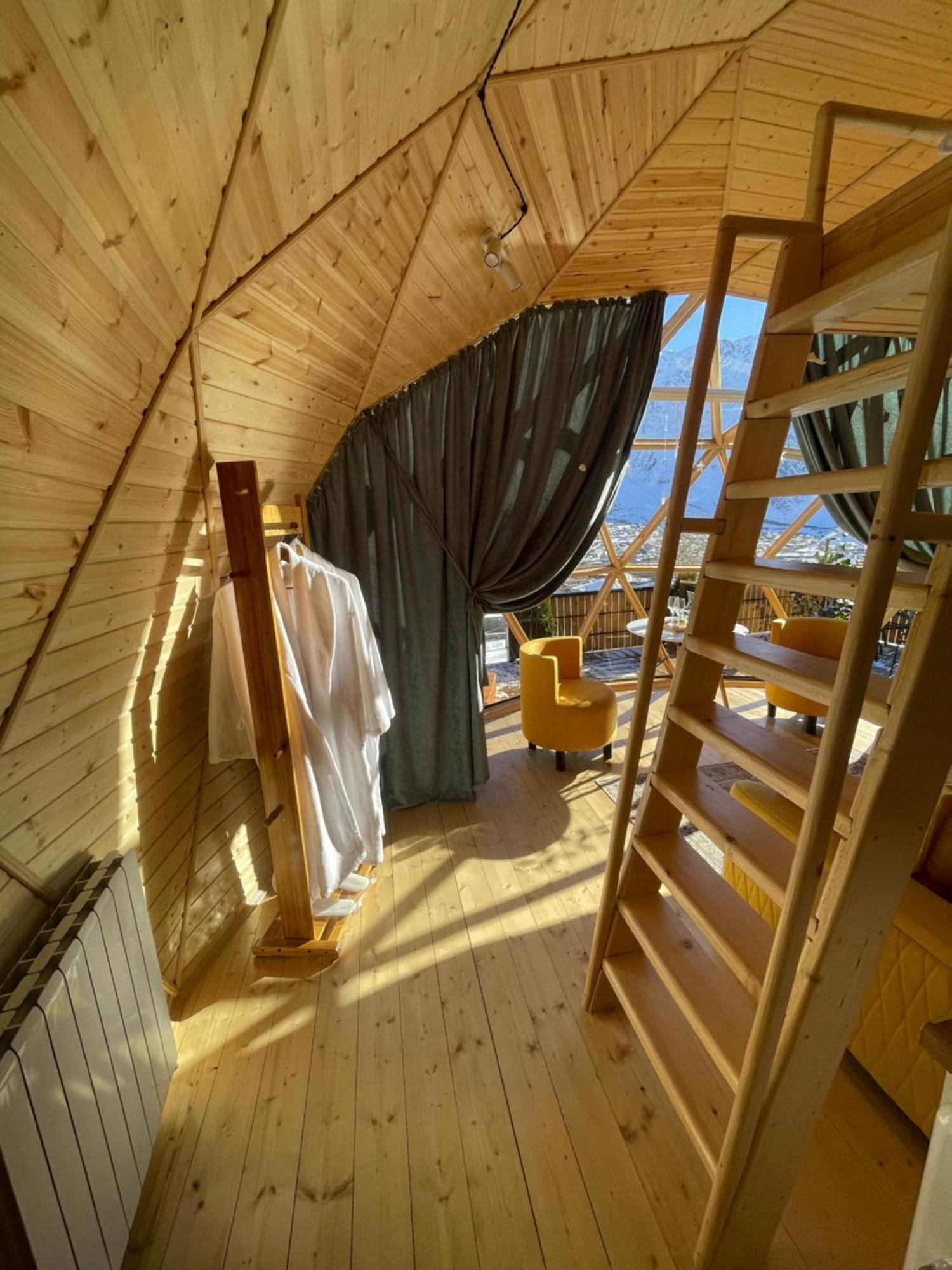 Gabua Glamping Villa Kazbegi Exteriör bild